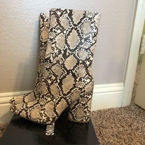 Grey Snake Chunky Block Heel Boot Size 8 NWT